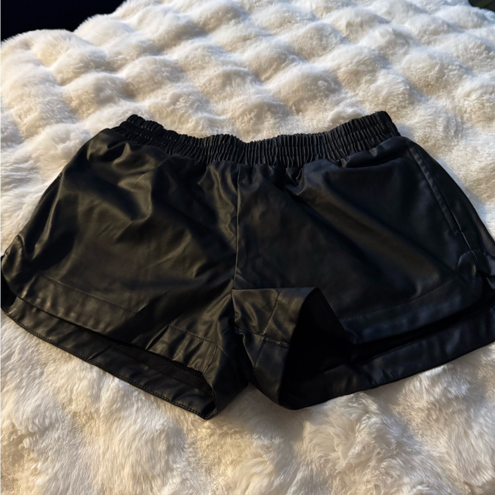 Leather blk shorts (mini)